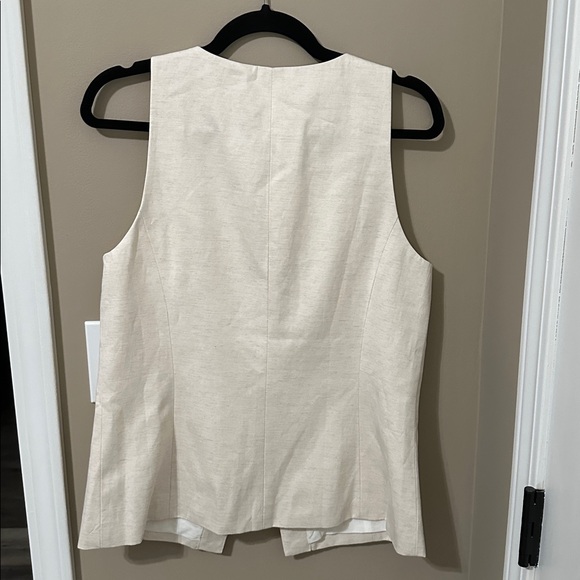 Madewell Crewneck Cutaway Vest in Vintage Ivory Drapey Twill - Picture 8 of 8